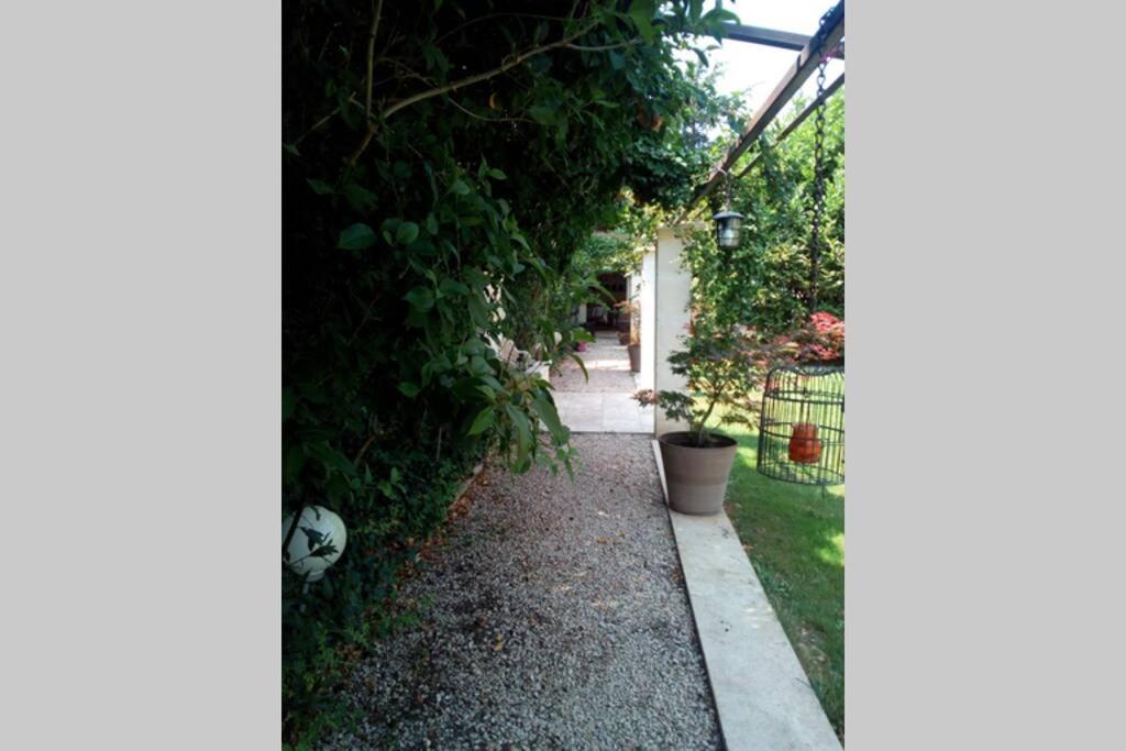 Ferienwohnung Calenco Des Carlenes Tarascon Exterior foto