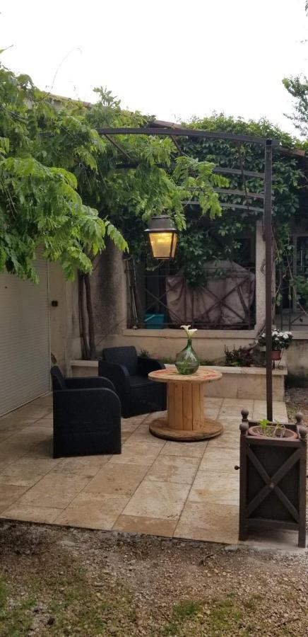 Ferienwohnung Calenco Des Carlenes Tarascon Exterior foto